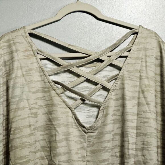 Hayden Los Angeles, Shades of Sage Top. NWT/Size-2X - Picture 7 of 7